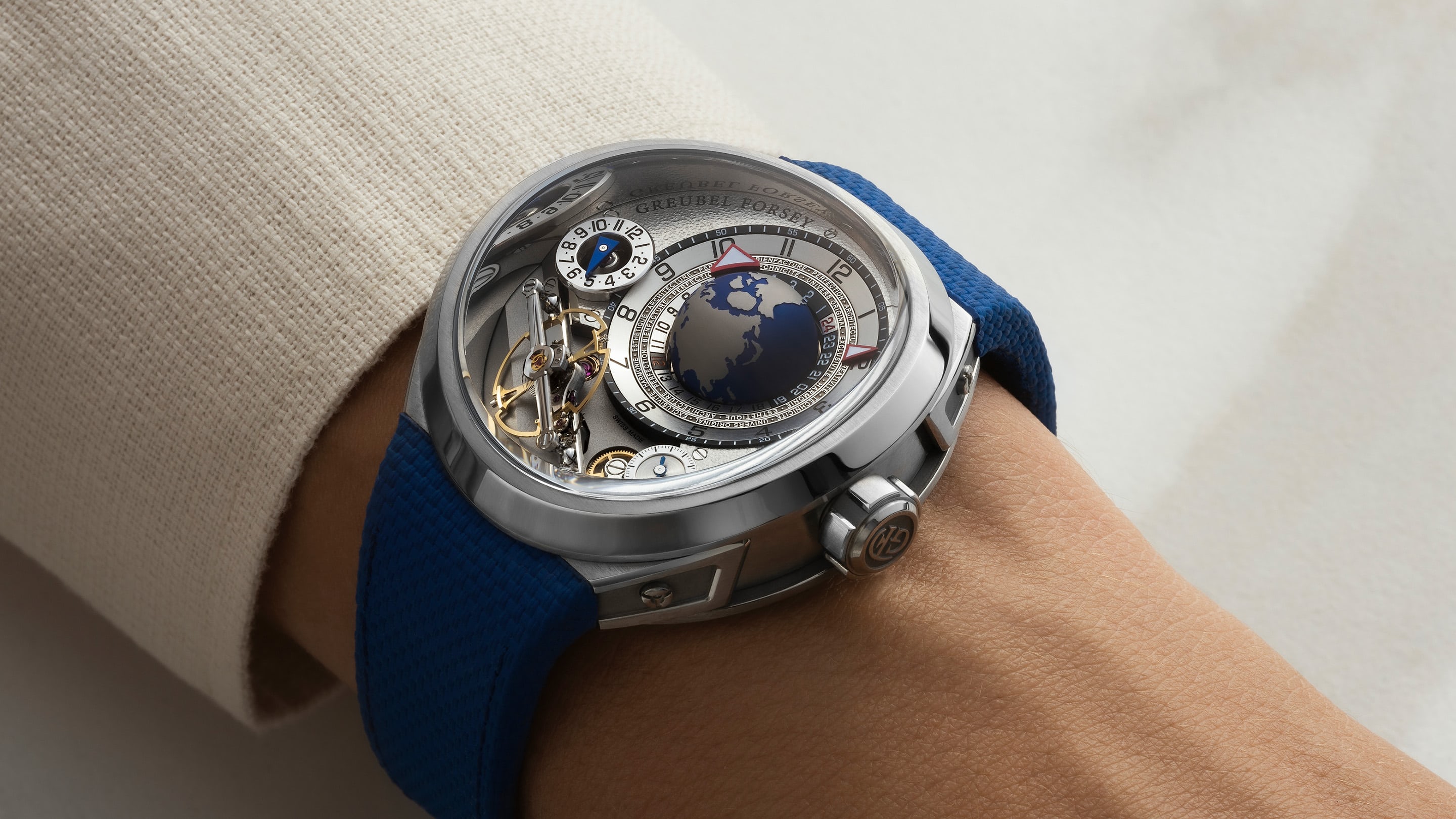 Greubel Forsey GMT Balancier Convex 推出模糊了 GMT 和世界计时器之间的界限