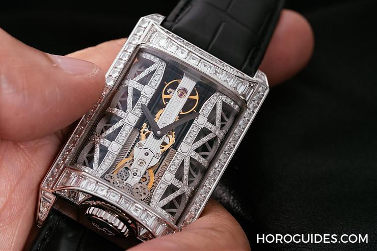 CORUM - 大人系的时间品味CORUM Golden Bridge Stream Bridge Automatic