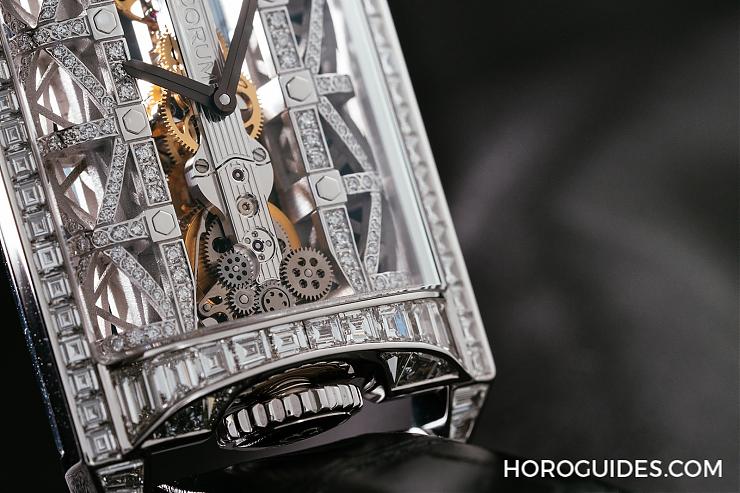 CORUM - 大人系的时间品味CORUM Golden Bridge Stream Bridge Automatic