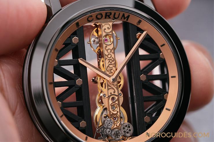 CORUM - CORUM经典新「钛」度，更轻更实戴的休闲风金桥表Golden Bridge Titane DLC