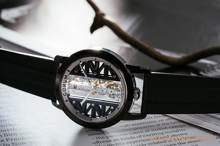 CORUM - CORUM经典新「钛」度，更轻更实戴的休闲风金桥表Golden Bridge Titane DLC