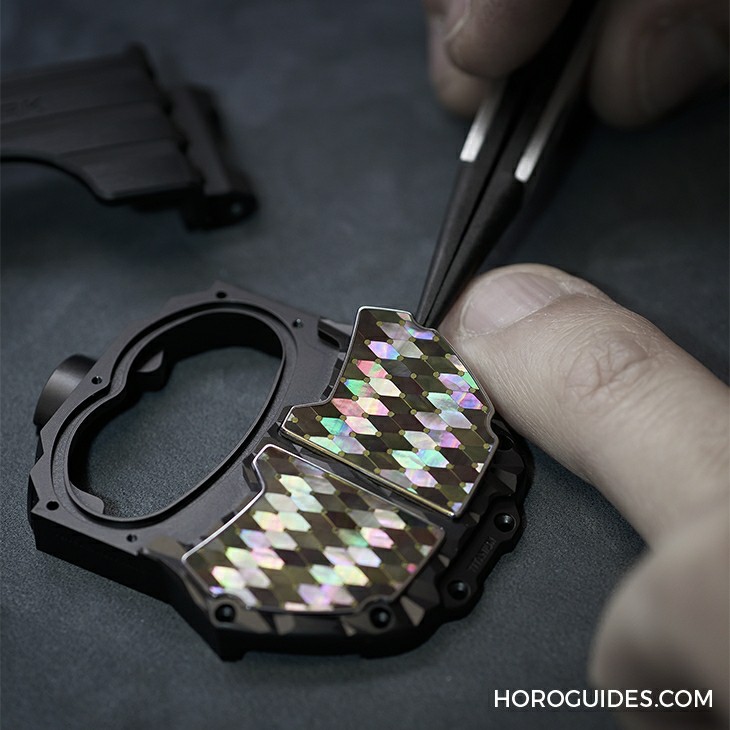 URWERK - [BASEL 2019] URWERK 两位杰出工匠合作UR-T8 腕表变身精湛工艺舞台