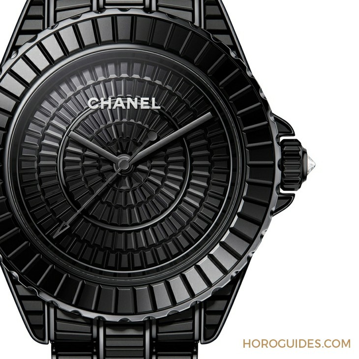 CHANEL - 这一次，J12星光耀眼｜CHANEL J12 Black Star ＆ J12 Baguette Diamond Star腕表