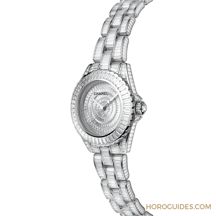 CHANEL - 这一次，J12星光耀眼｜CHANEL J12 Black Star ＆ J12 Baguette Diamond Star腕表