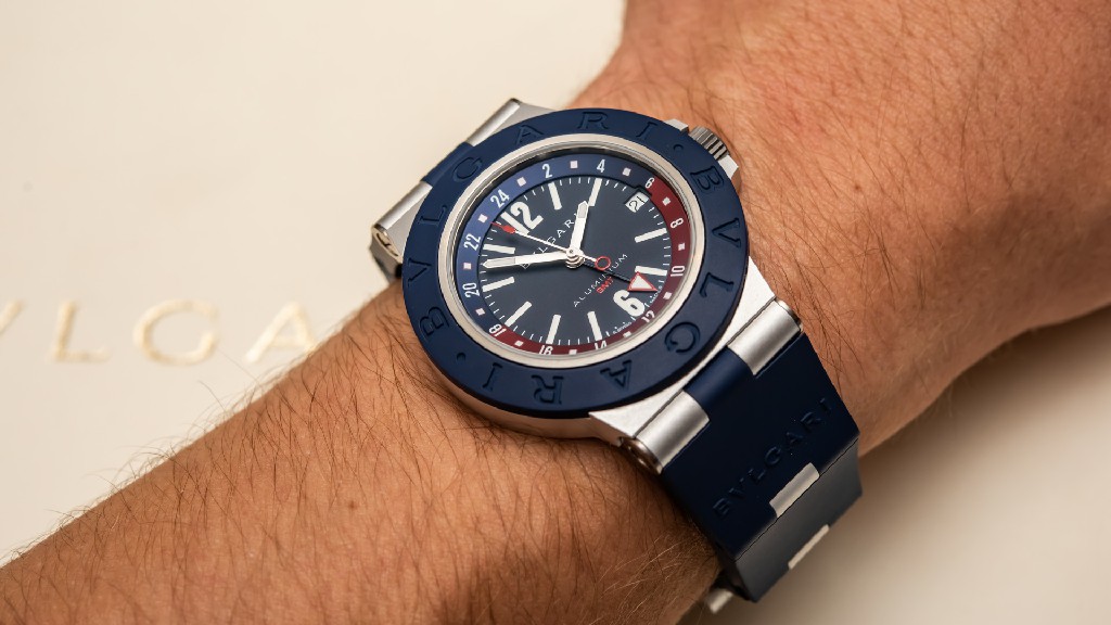动手操作：BVLGARI 铝制 GMT 手表