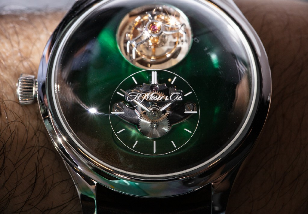 动手实践：H. Moser & Cie X MB&F Endeavor 圆柱形陀飞轮绿色表盘腕表