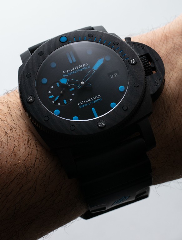 动手操作：沛纳海 Submersible 47 毫米 Carbotech PAM01616 手表