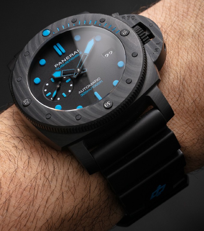 动手操作：沛纳海 Submersible 47 毫米 Carbotech PAM01616 手表