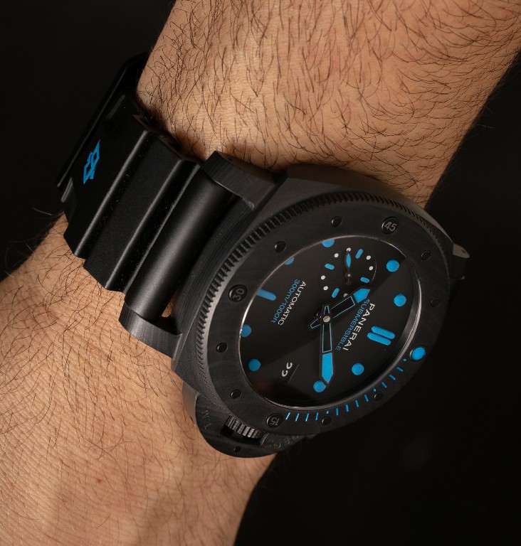 动手操作：沛纳海 Submersible 47 毫米 Carbotech PAM01616 手表