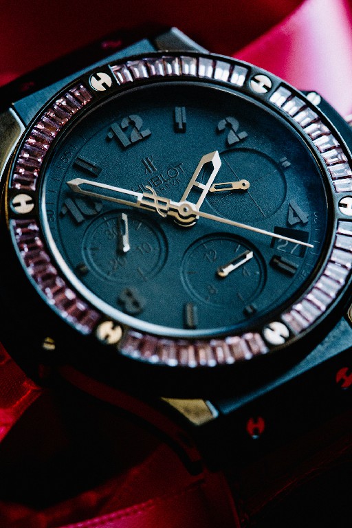 Hublot Big Bang 手表的表盘和表圈