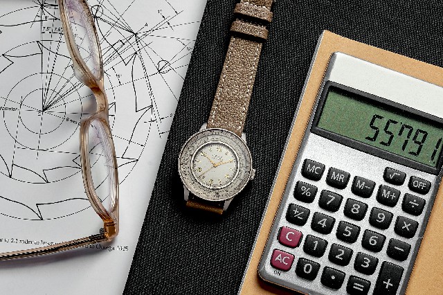复古手表1963年劳力士探险家日历型、1960年代江诗丹顿18k白金腕表和1950年代Juvenia Arithmo计算器