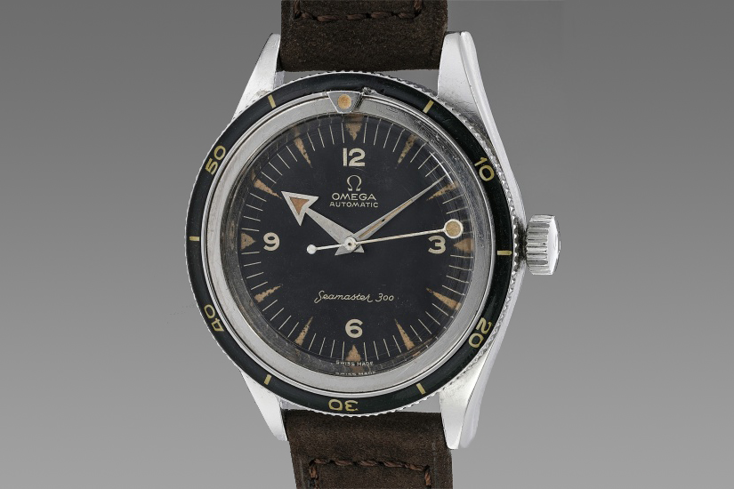 与 iThe French Dispatch 中使用的手表类似的 1960 年代欧米茄海马 300。