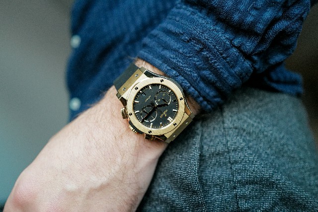 Hublot Classic Fusion 手腕上的计时码表