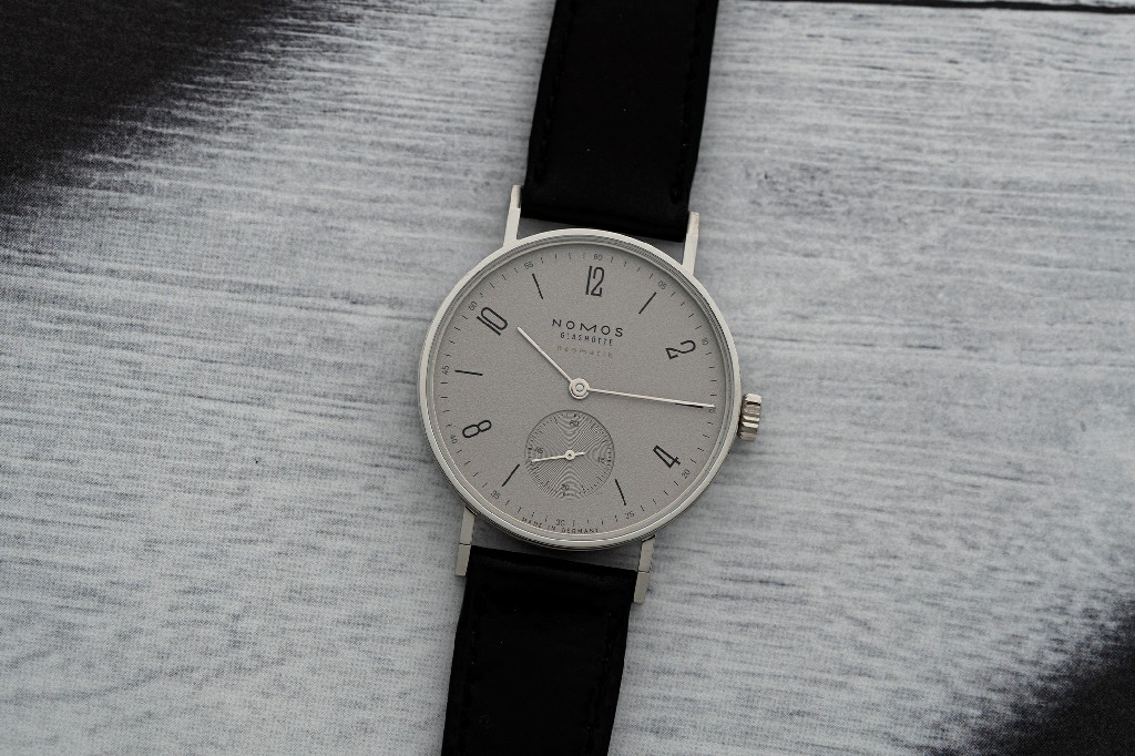 NOMOS Tangente 铂金灰