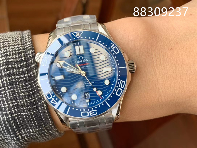 VS厂海马300M蓝圈蓝盘款复刻腕表V3版升级了什么-有哪些改进