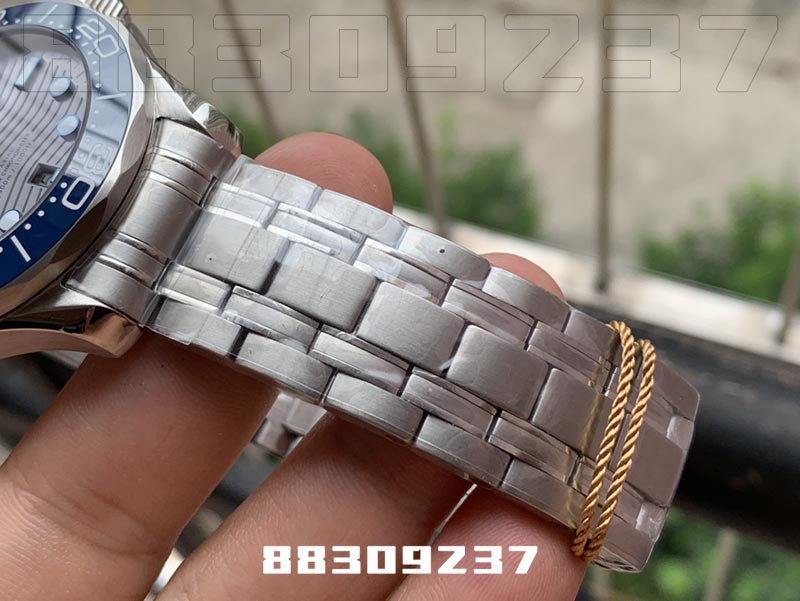 VS厂欧米茄海马系列300M蓝圈灰盘款V3版复刻腕表如何-值得入手吗