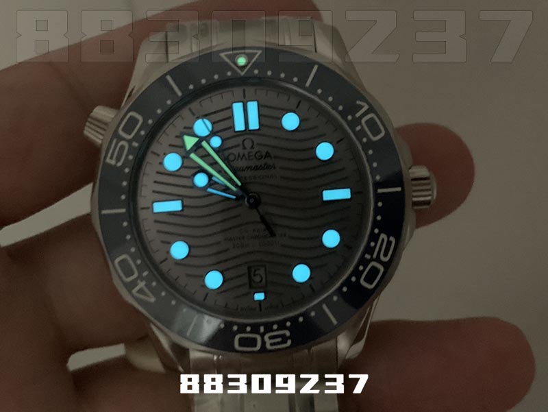 VS厂欧米茄海马系列300M蓝圈灰盘款V3版复刻腕表是否存有破绽点