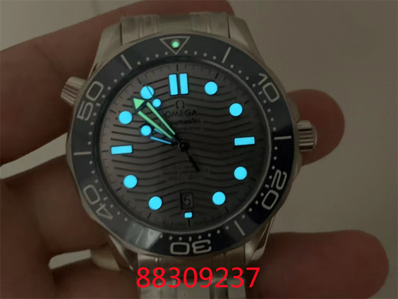 VS厂欧米茄新海马300M蓝色陶瓷圈灰色盘腕表会不会一眼假