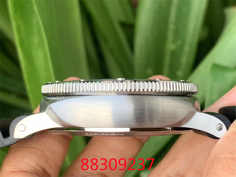 VS厂沛纳海潜行系列PAM01323复刻腕表值不值得入手